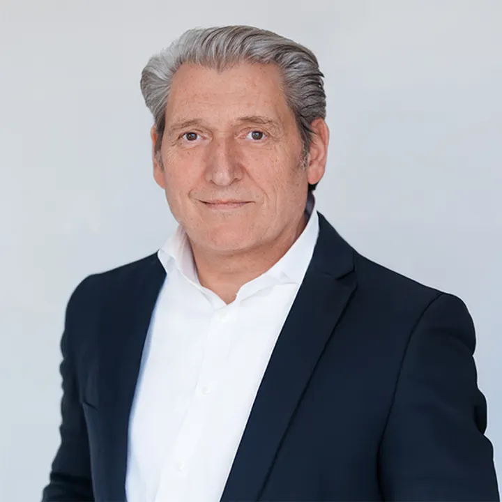 Portrait von Christian Zeller, Partner und Head of Operations bei enomyc