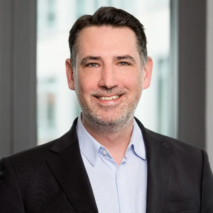 Portrait von Bernd Raddatz, Director Finance bei enomyc