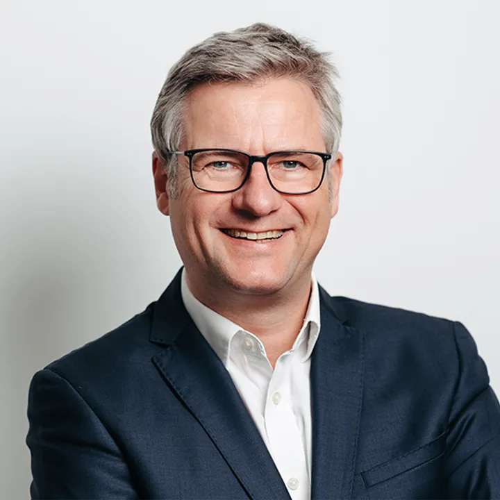 Portrait von Jan Ulrik Holsten, Partner, Head of Sales & Marketing und Standortleiter Berlin bei enomyc