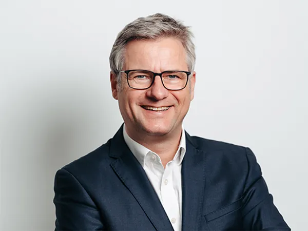 Portrait von Jan Ulrik Holsten, Partner, Head of Sales & Marketing und Standortleiter Berlin bei enomyc